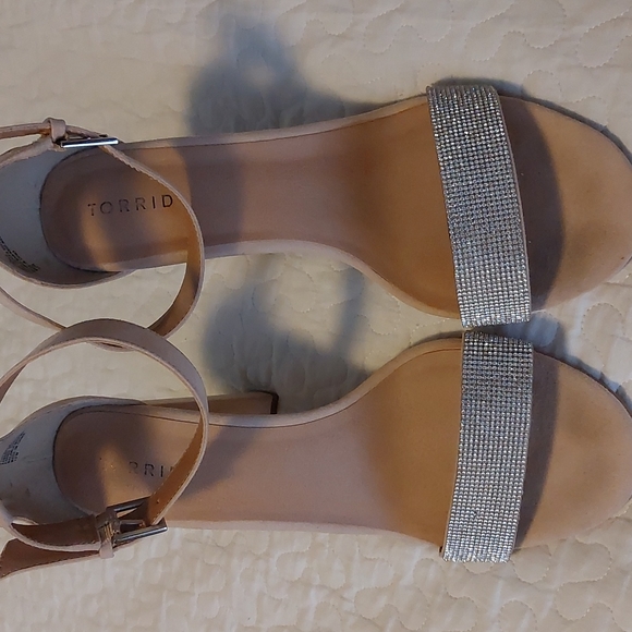 Rhinestone Nude coloured high heels - Picture 2 of 4